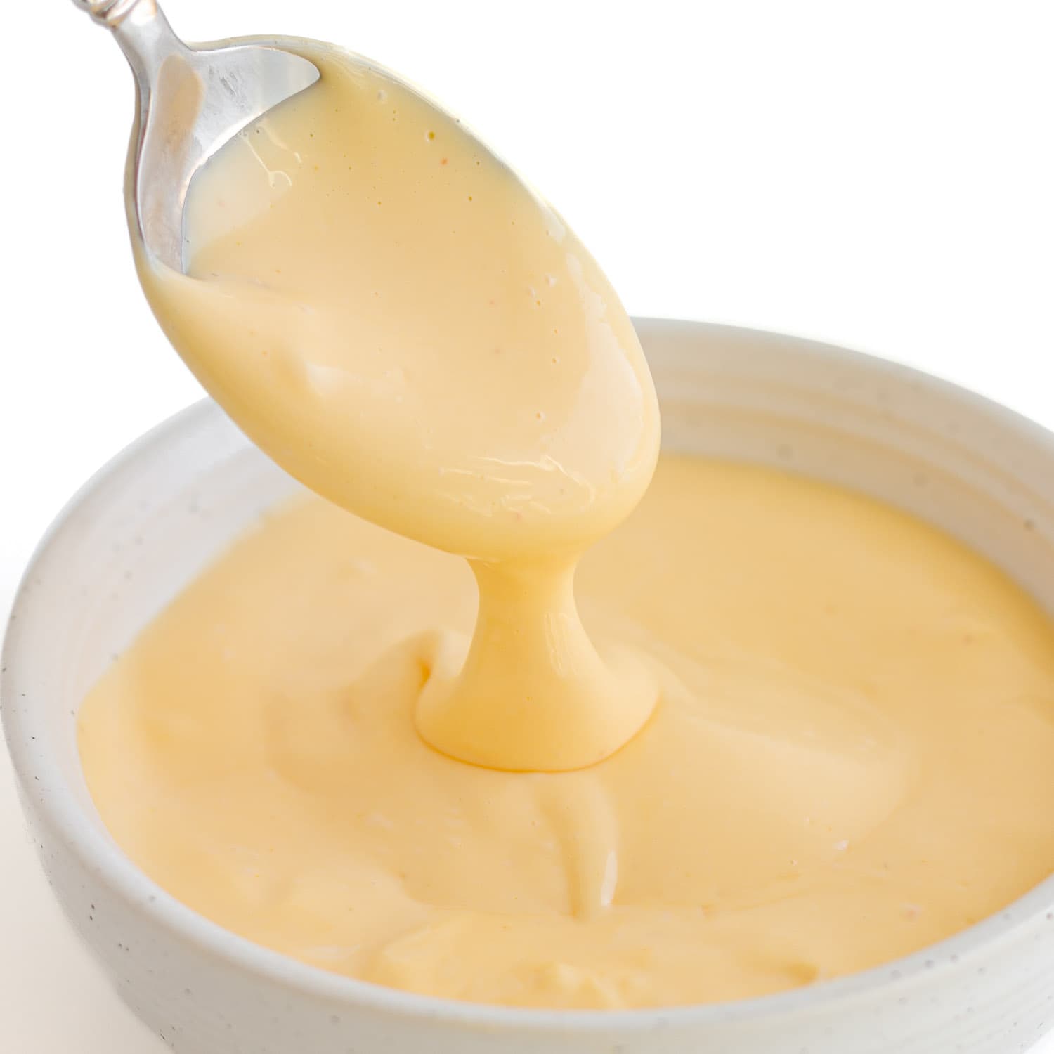 Master Hollandaise Sauce: Easy Recipe & Troubleshooting Tips